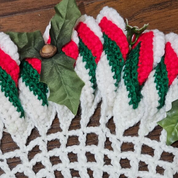 Handcrafted Crochet Christmas Doily 24" lrg festive centerpiece vtg Grannycore - Picture 5 of 12